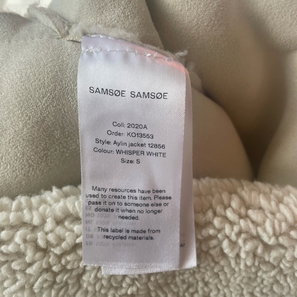Samsøe Samsøe “Aylin” Jacket
Cream Sherpa teddy - Picture 7 of 8